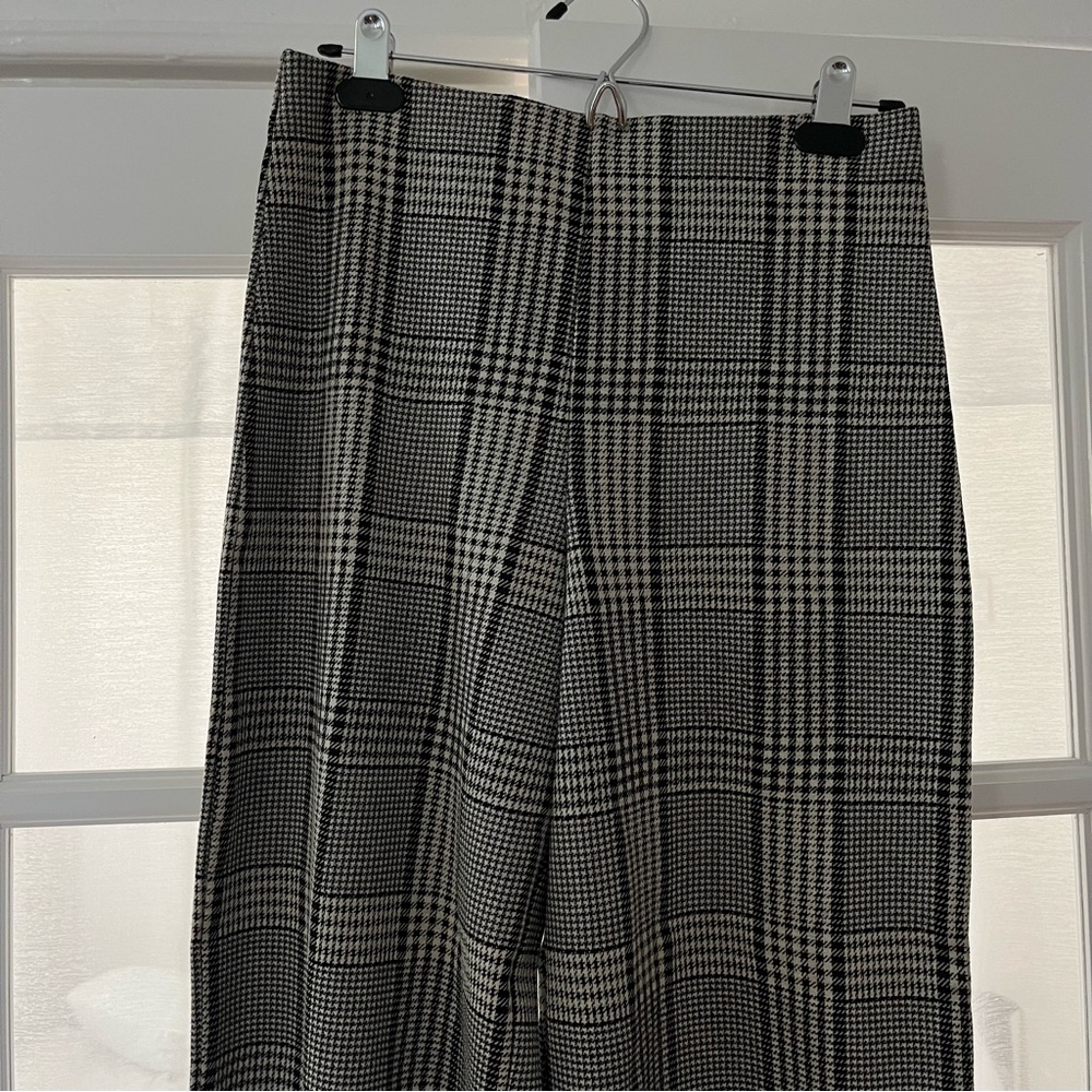 Stretchy houndstooth wide leg cropped pants